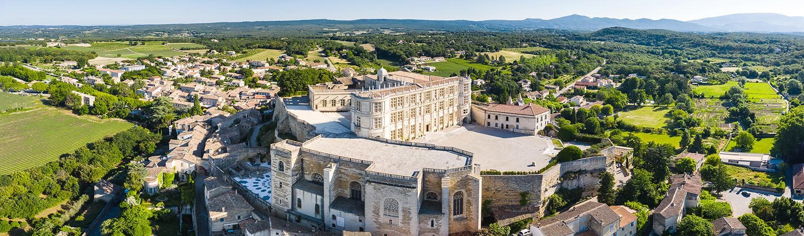 grignan drone vue ciel panorama paysage