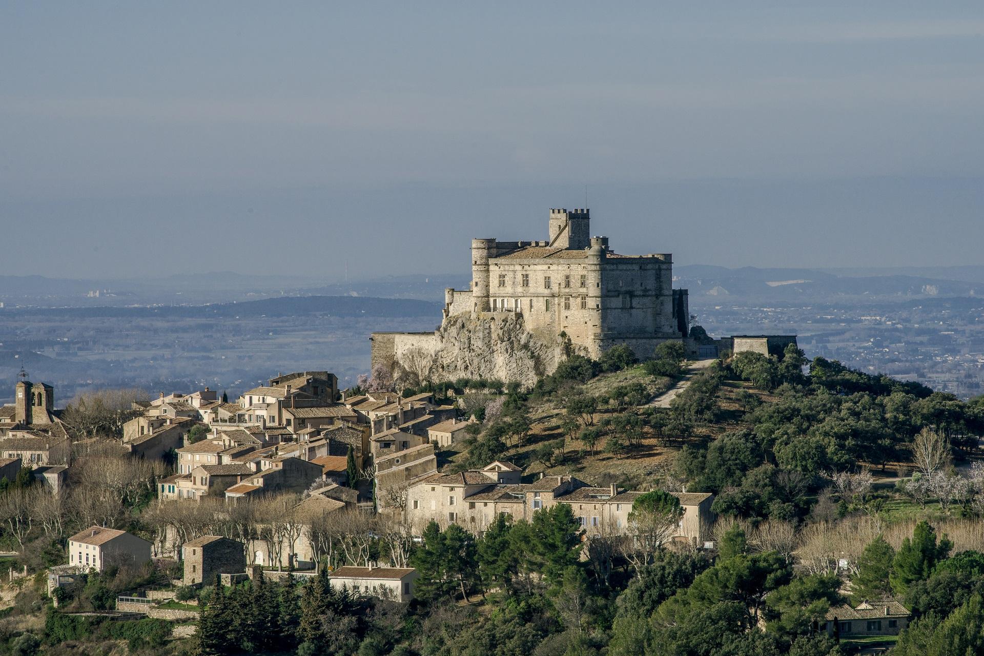 Chateau-du-barroux-distillerie-mont-ventoux-vaucluse-provence-forteresse-seminaires-de-caractere