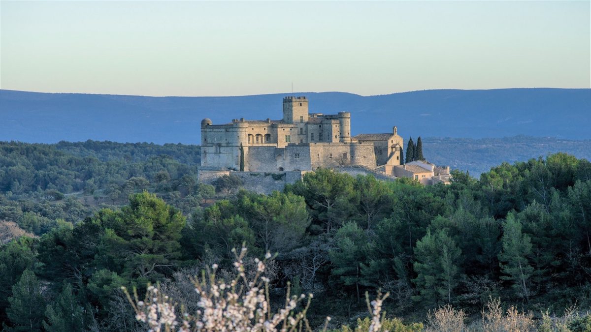 Chateau-du-barroux-distillerie-mont-ventoux-vaucluse-provence-promontoire-seminaires-de-caractere