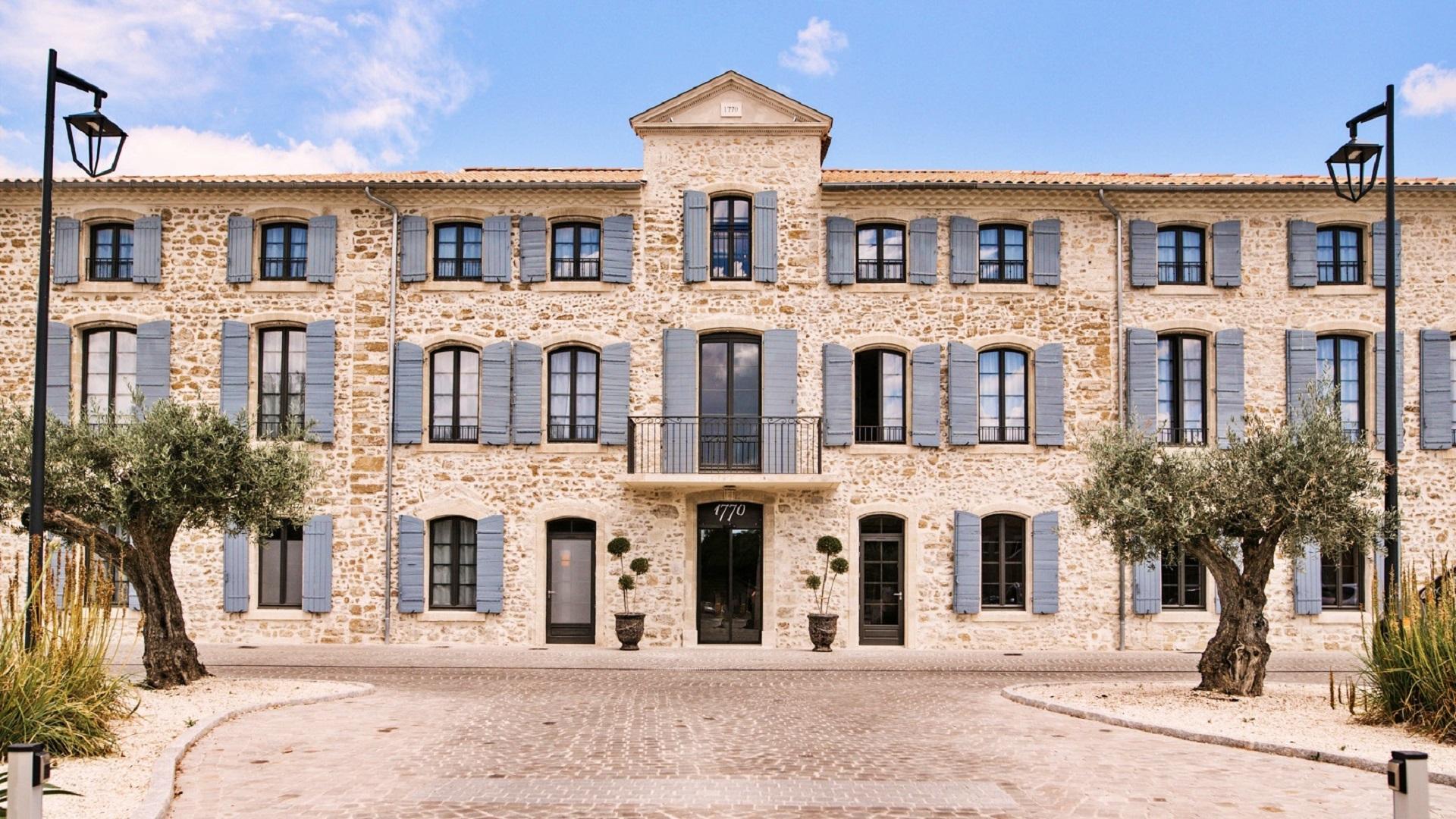 Hotel 1770-avignon-provence-sud-france-facade-seminaires-de-caractere