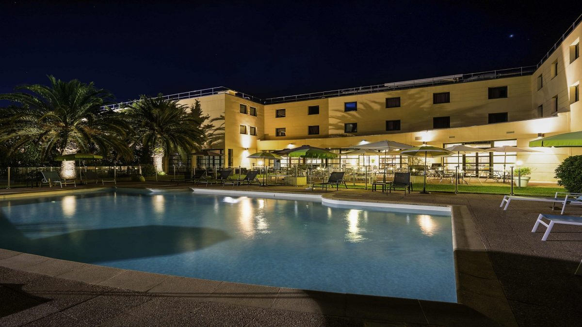 Hotel-Mercure-Cannes-Mandelieu-riviera-cote-azur-nocturne-seminaires-de-caractere