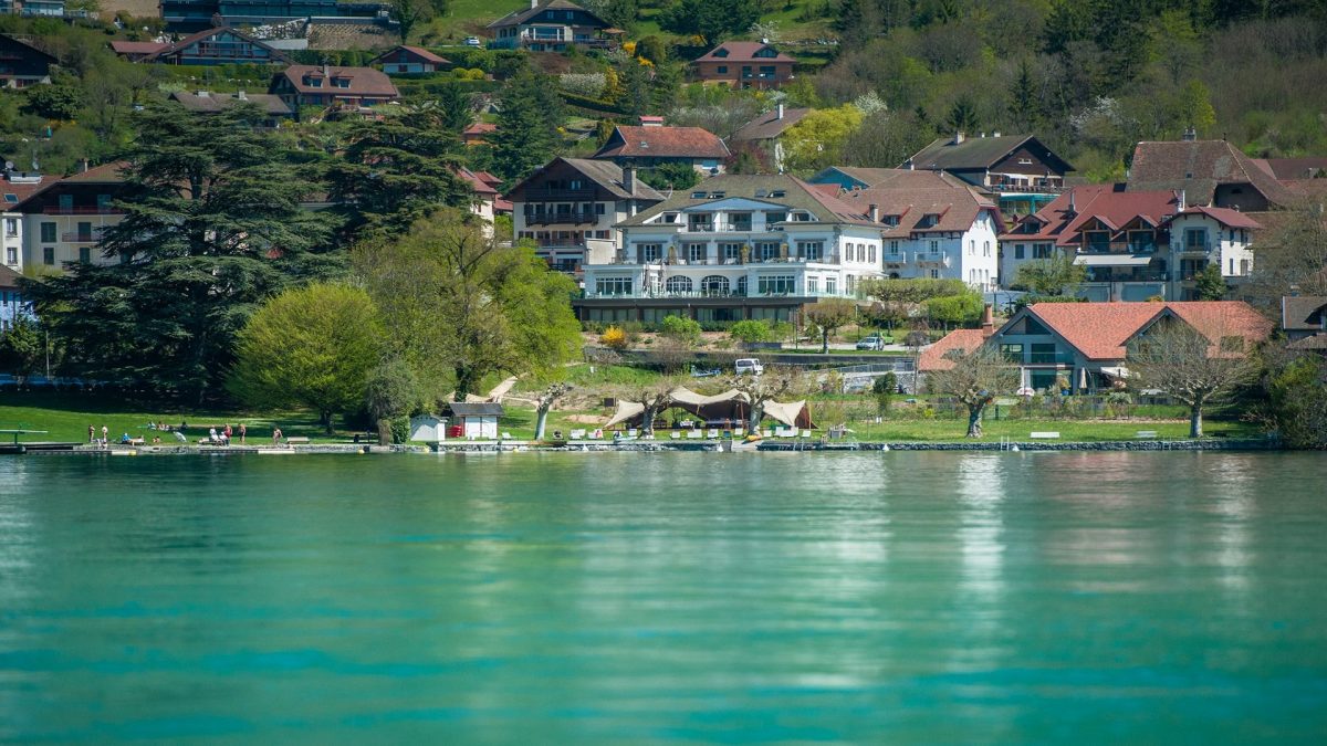 beau-site-talloires-lac-annecy-incentive-montagne-acces-lac-seminaires-de-caractere