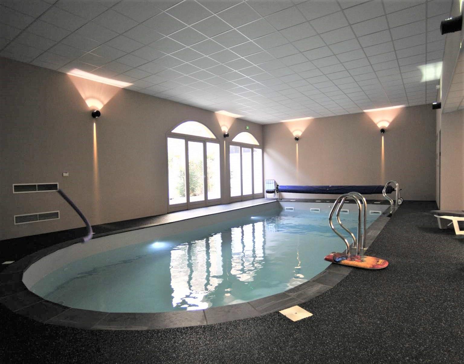 chateau-des-ayres-losere-ocitanie-piscine