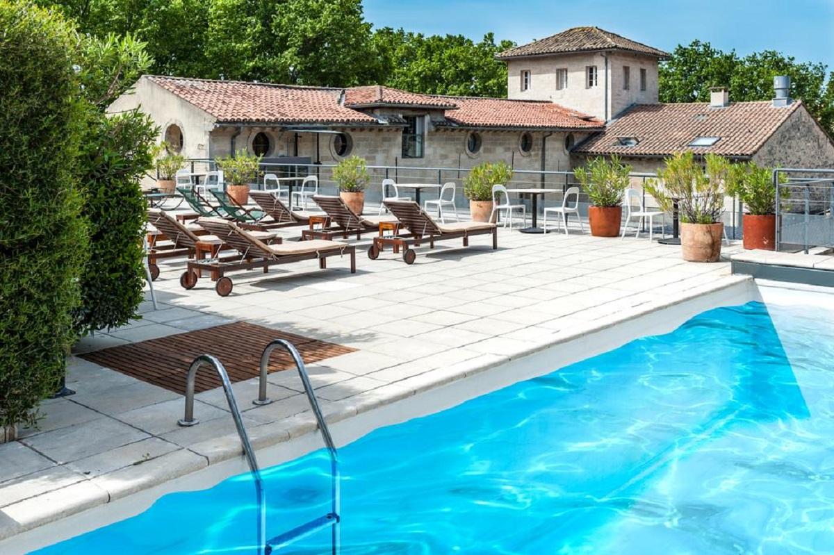 cloitre-saint-louis-avignon-provence-sud-france-piscine-seminaires-de-caractere