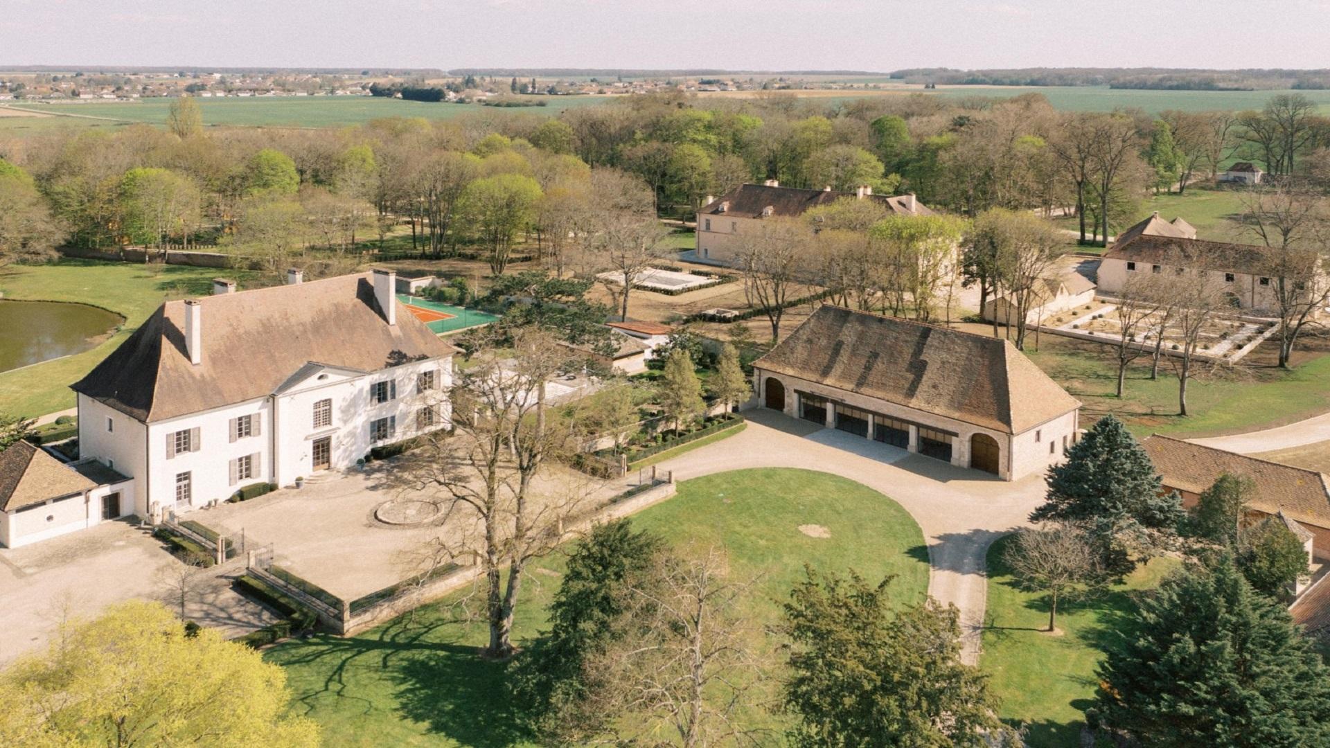 domaine-abbaye-maizieres-beaune-lyon-bourgogne-vue-aerienne-seminaires-de-caractere