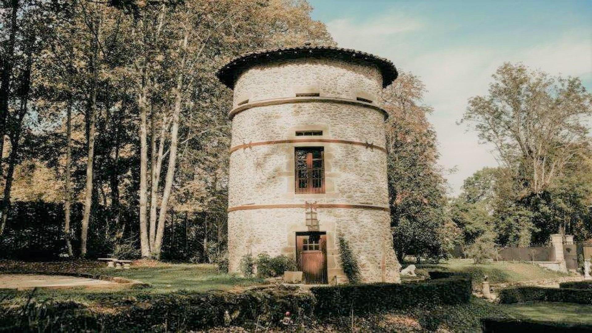 domaine-de-la-chartrogniere-lyon-isere-pigeonnier-seminaires-de caractere