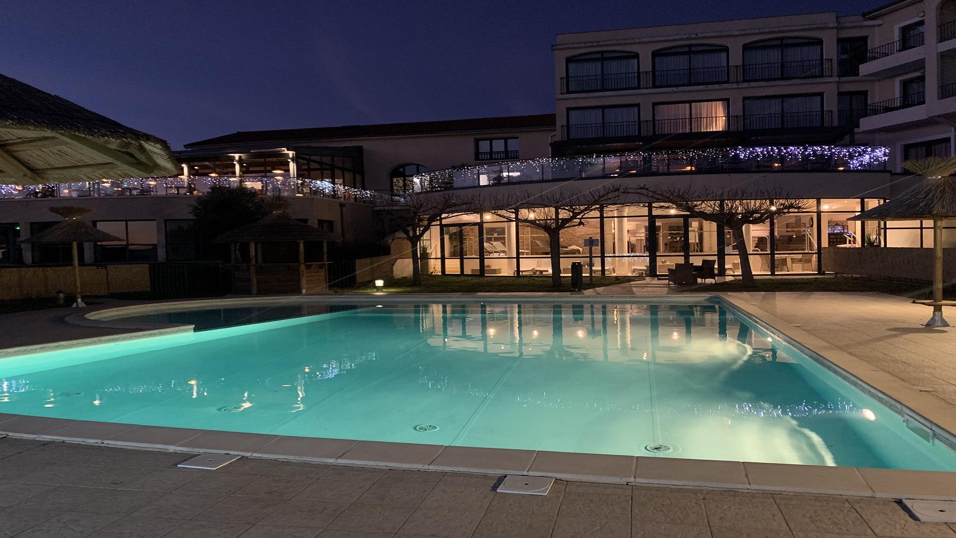 domaine-de-saint-clair-spa-annonay-ardeche-piscine-night-seminaires-de-caractere