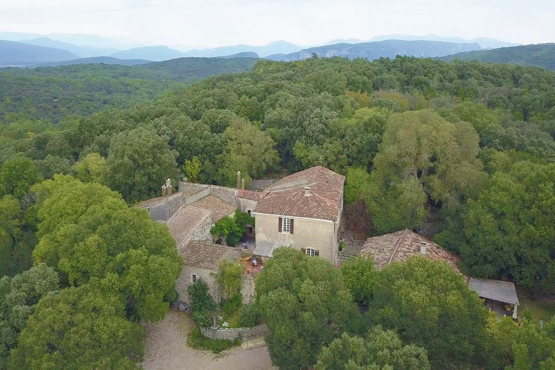 domaine-du-mas-de-coulet-herault-montpellier-cevennes-drone-seminaires-de-caractere