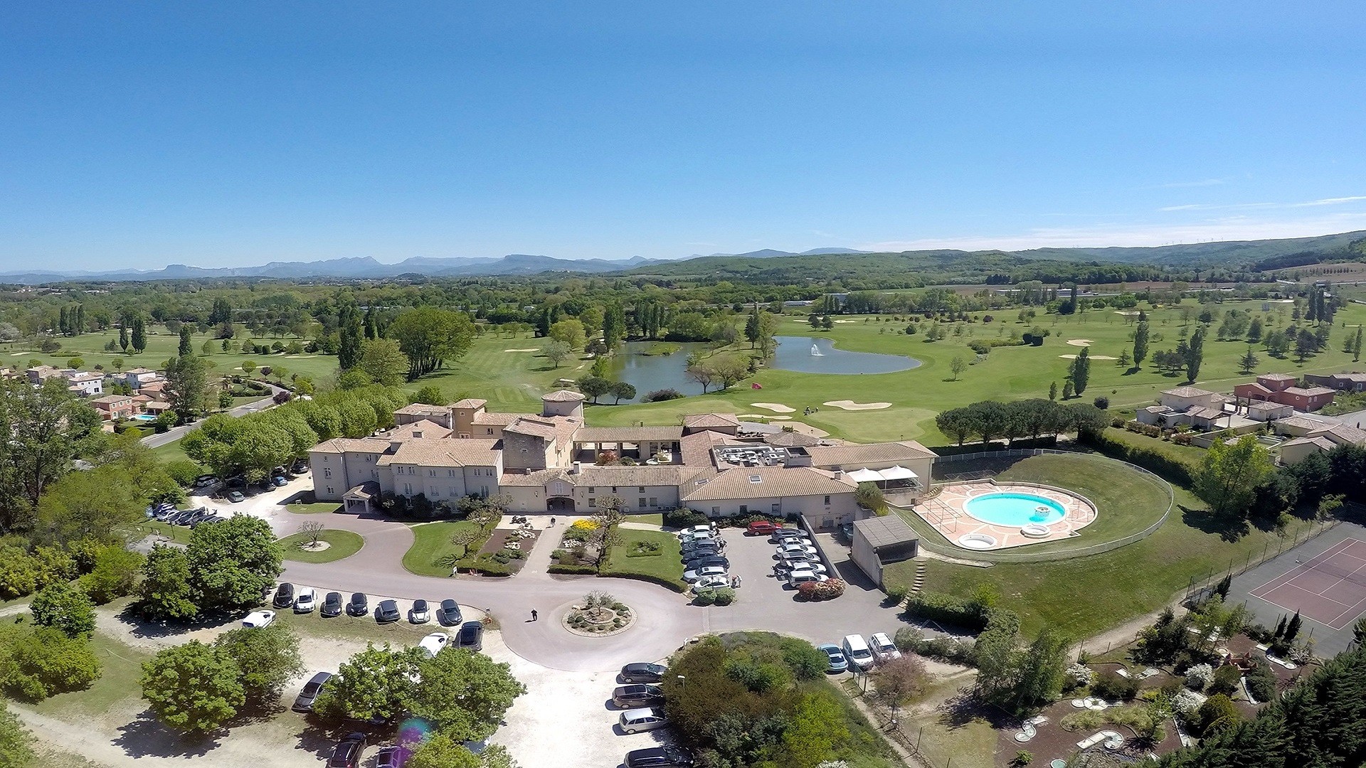 golf-de-la-valdaine-valence-montelimar--drome-provencale-vue-aerienne-seminaires-de-caractere