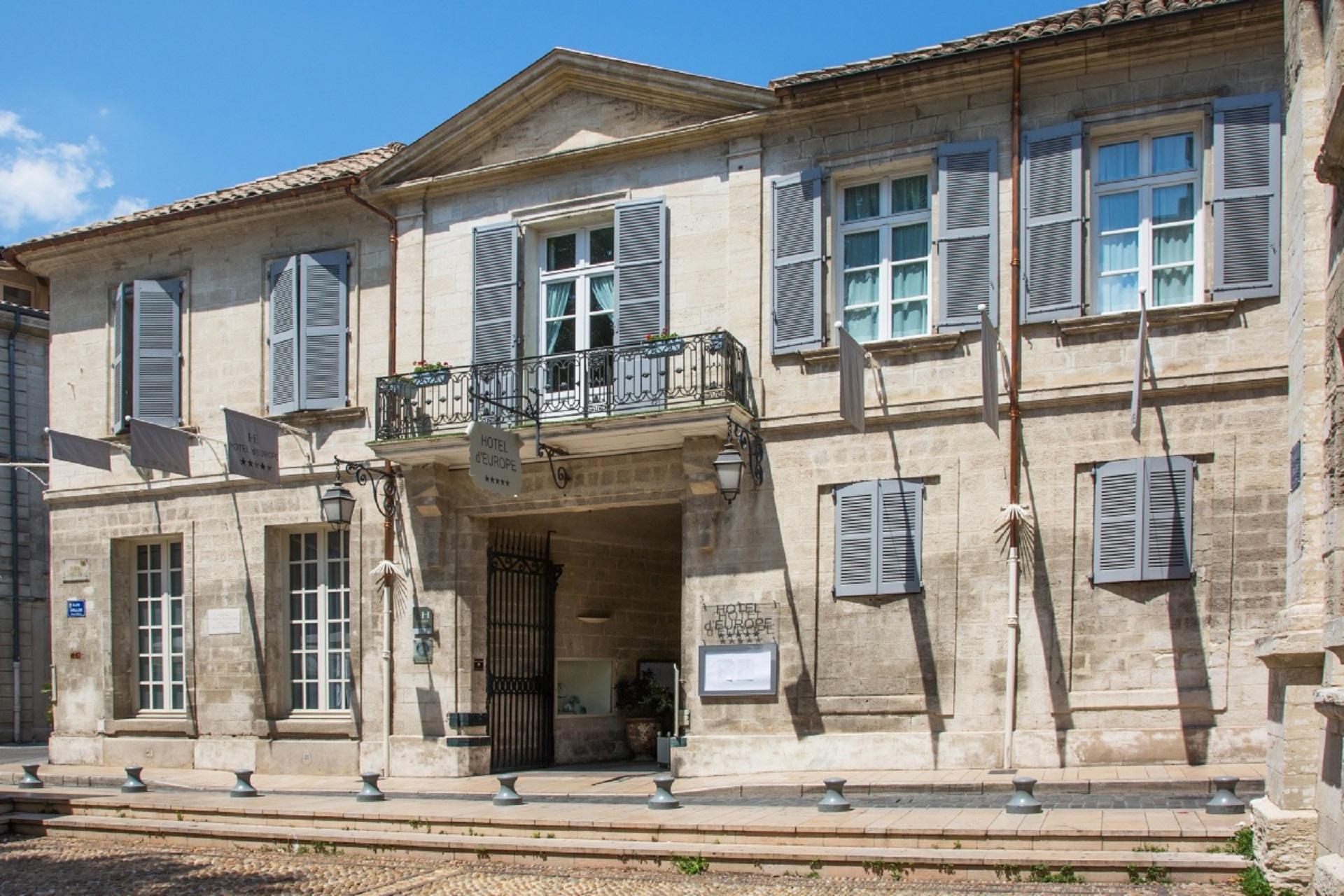 hotel-europe-avignon-provence-luberon-sud-facade-seminaires-de-caractere.