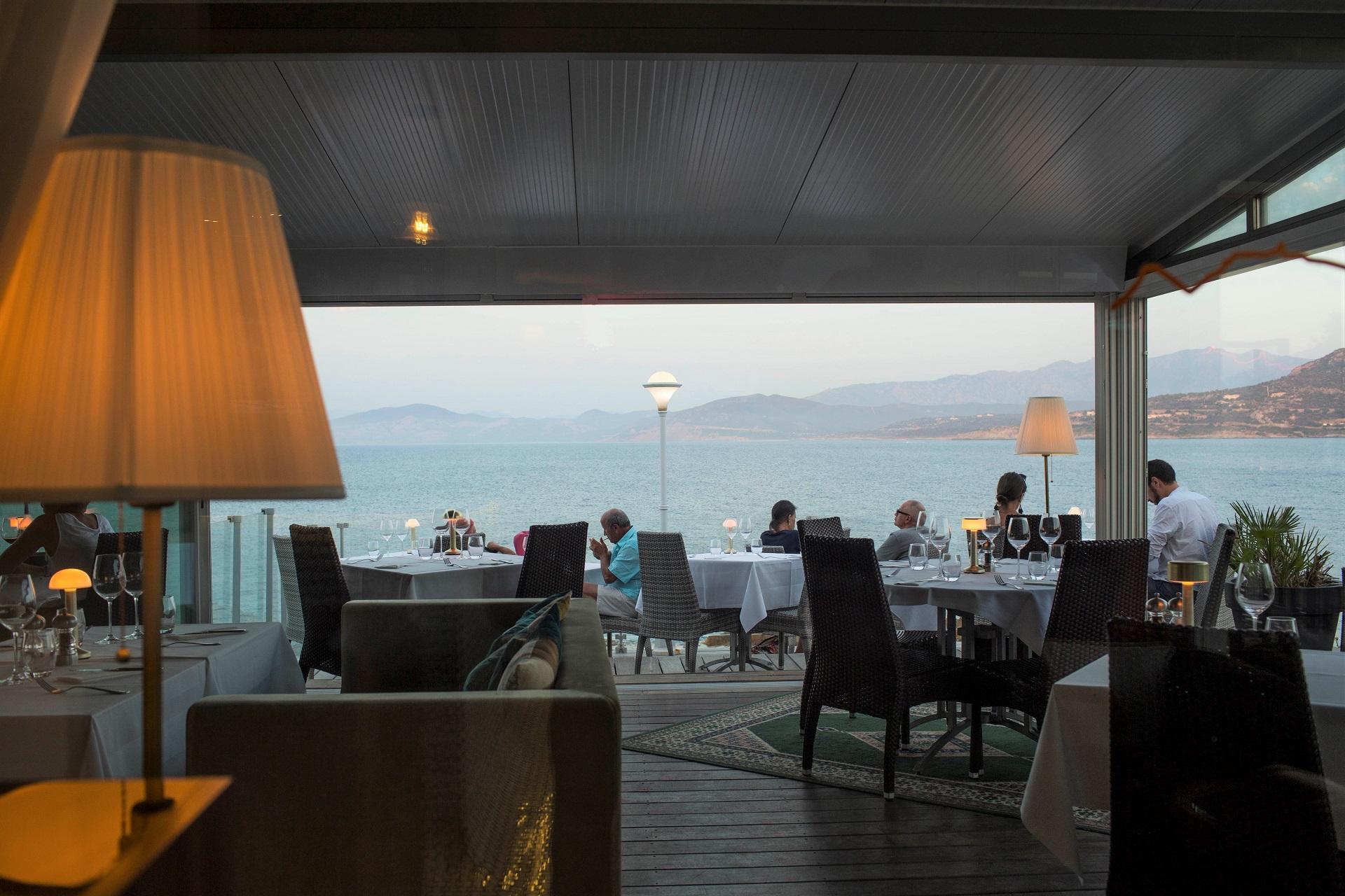 hotel-la-pietra corse-ile-rousse-restaurant-seminaires-de-caractere