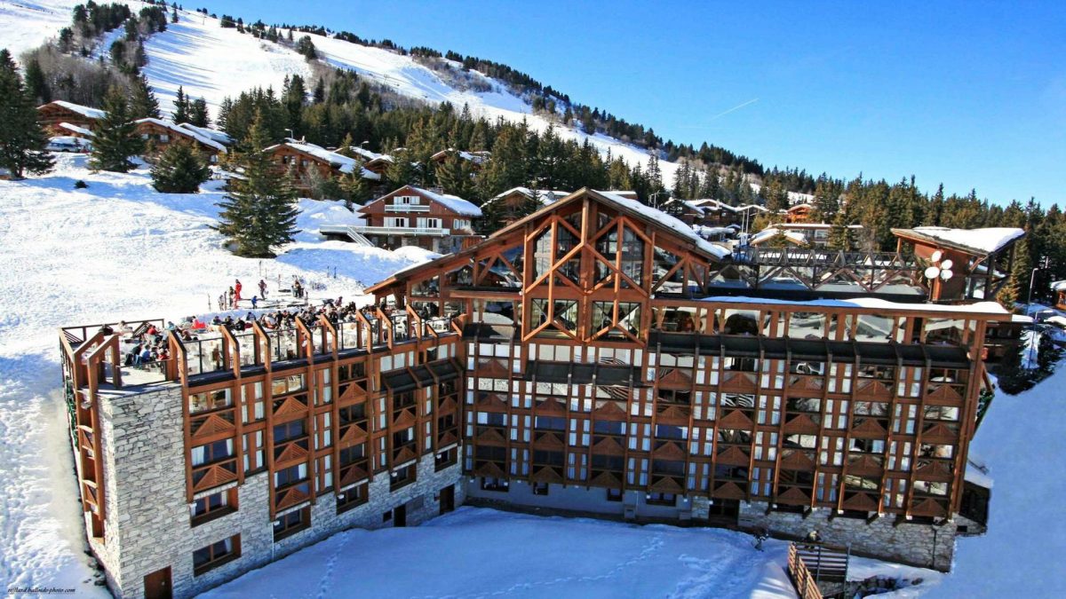 hotel-la-pomme-courchevel-savoie-alpes-skis-aux-pieds-seminaires-de-caractere