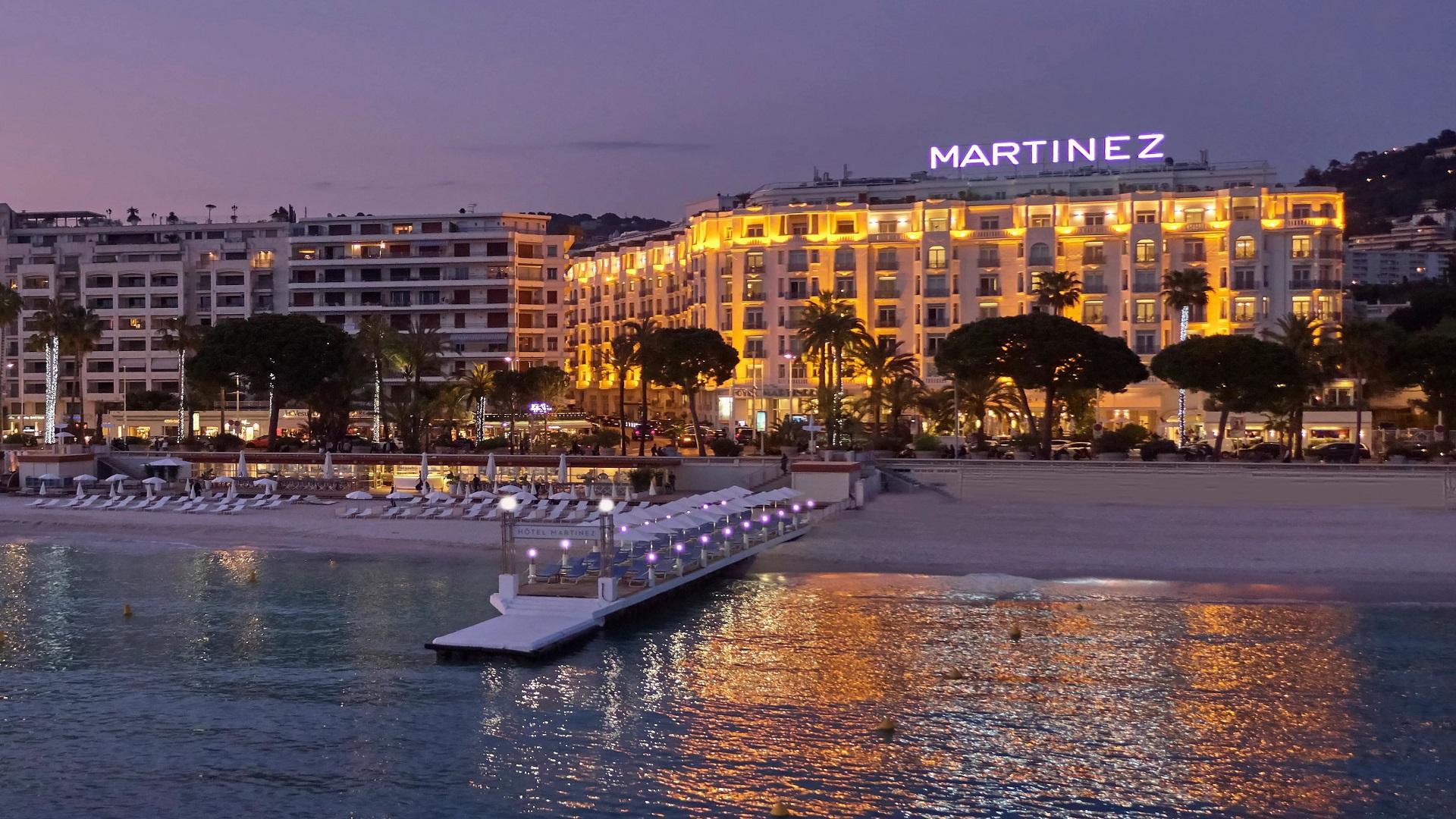 hyatt-martinez-cannes-by-night-seminaires-de-caractere