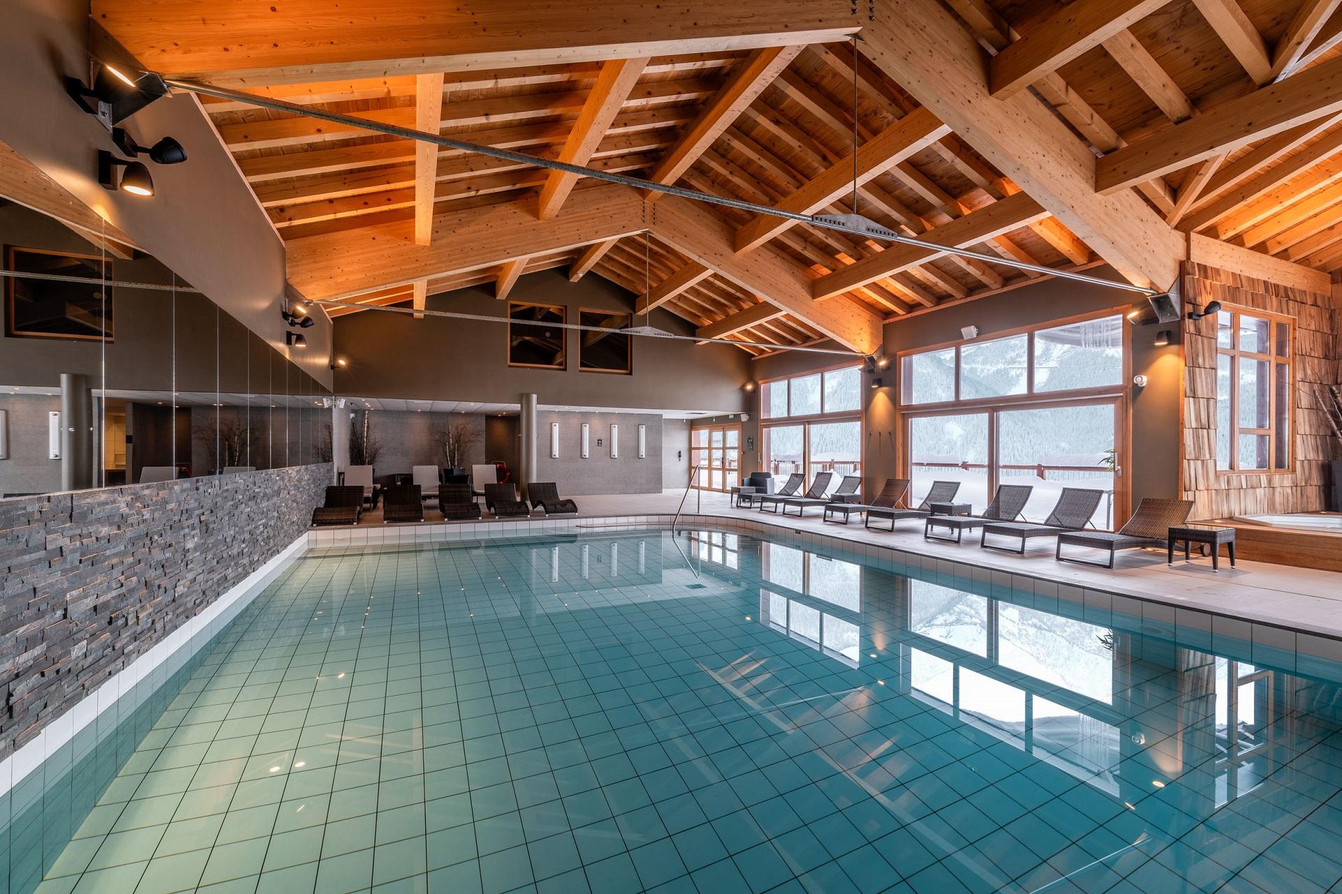 ily-la-rosiere-piscine-montagne-ski-neige-seminaires-de-caractere