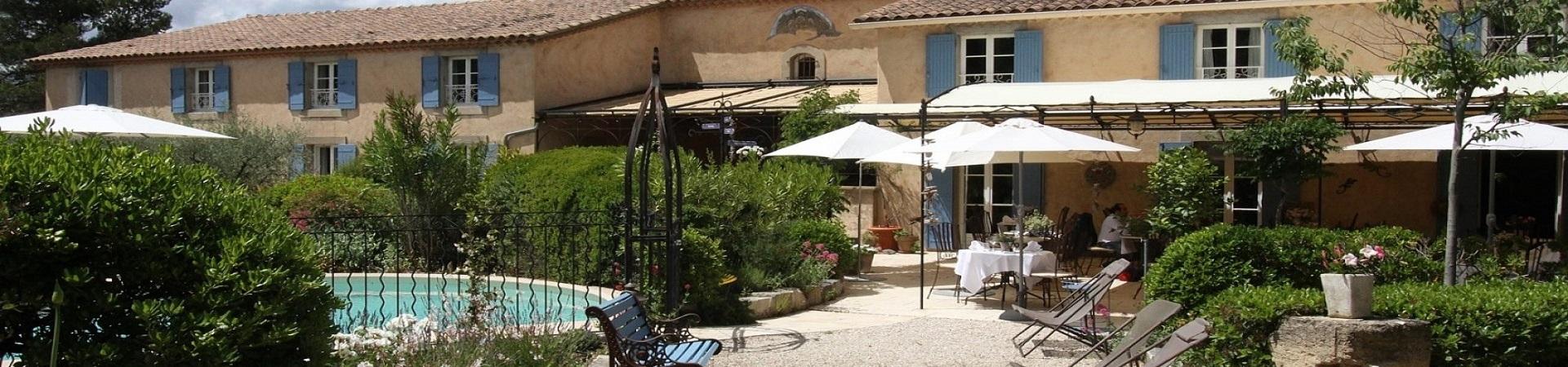 la-bastide-eygalieres-alpilles-provence-sud-seminaires-cour la-bastide-eygalieres-alpilles-provence-sud-seminaires-cour