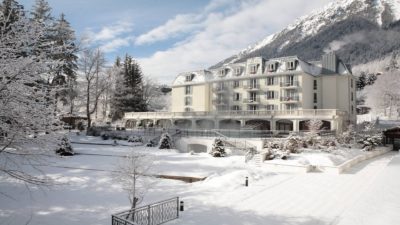 la-folie-douce-hotel-facade-chamonix-montblanc-seminaires-de-caractere