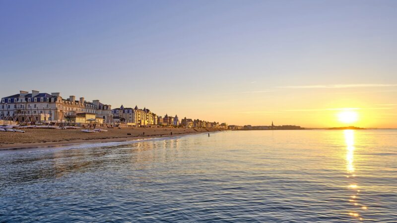 le-grand-hotel-des-thermes-saint-malo-bretagne-soleil