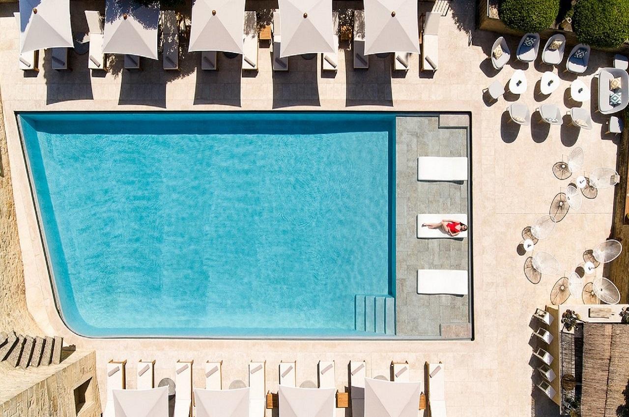 le-vieux-castillon-gard-provence-nimes-piscine-seminaires-de-caractere