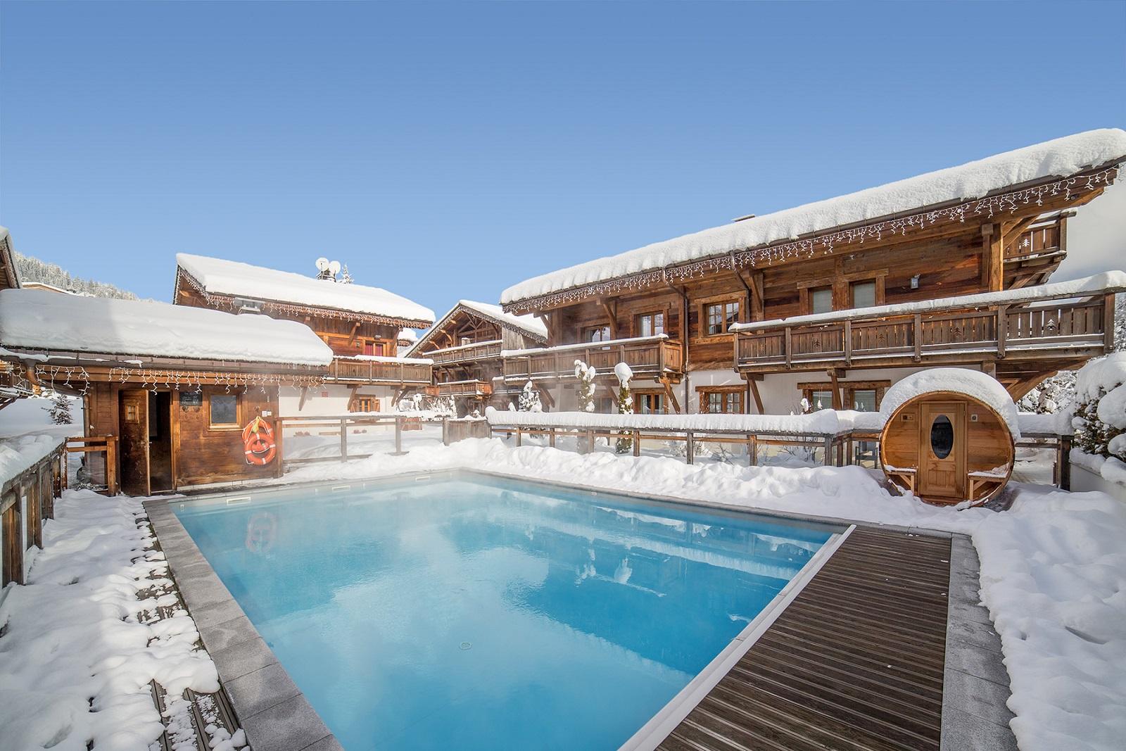 les-loges-blanches-74-megeve-haute-savoie-incentive-ski-neige-piscine-seminaires-de-caractere