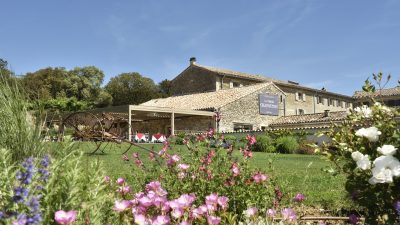 les-maisons-du-clair-de-la-plume-grignan-drome-provence-ferme-chapouton