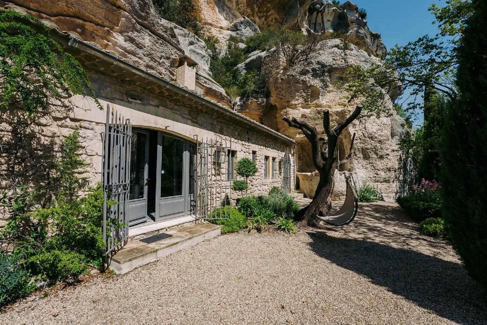 letoile-des-baux-iconic-house-baux-de-provence-alpilles-bouches-du-rhone-entree-seminaires-de-caractere