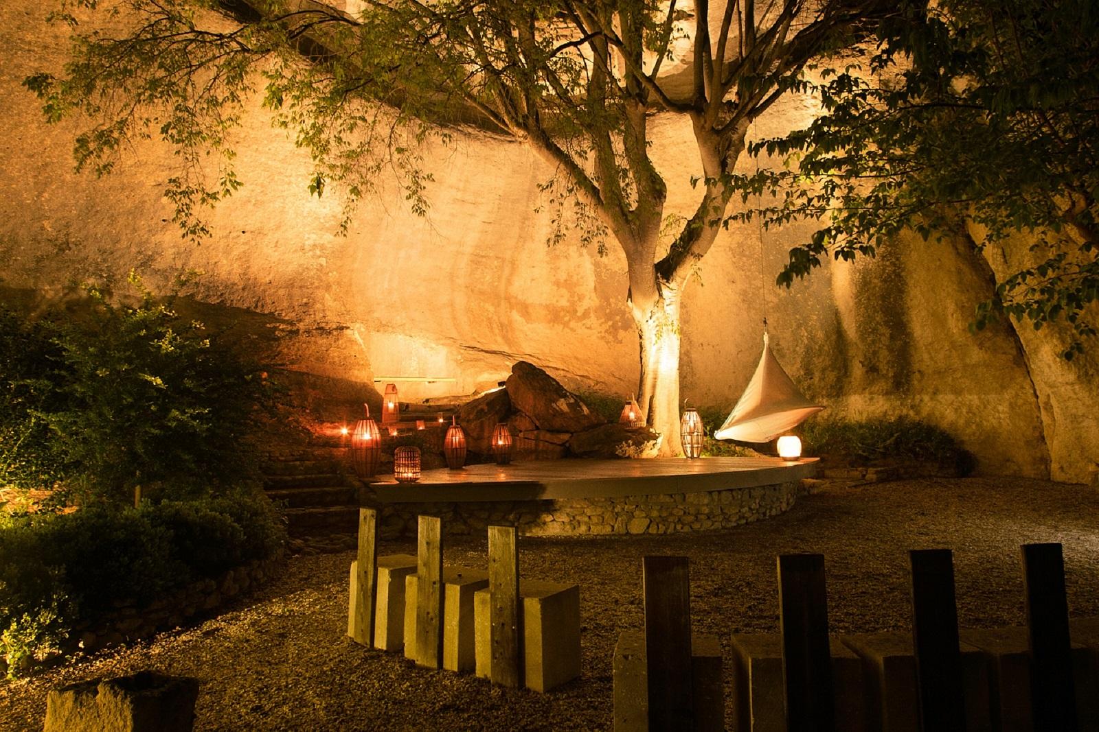 letoile-des-baux-iconic-house-baux-de-provence-alpilles-bouches-du-rhone-nocturne-seminaires-de-caractere