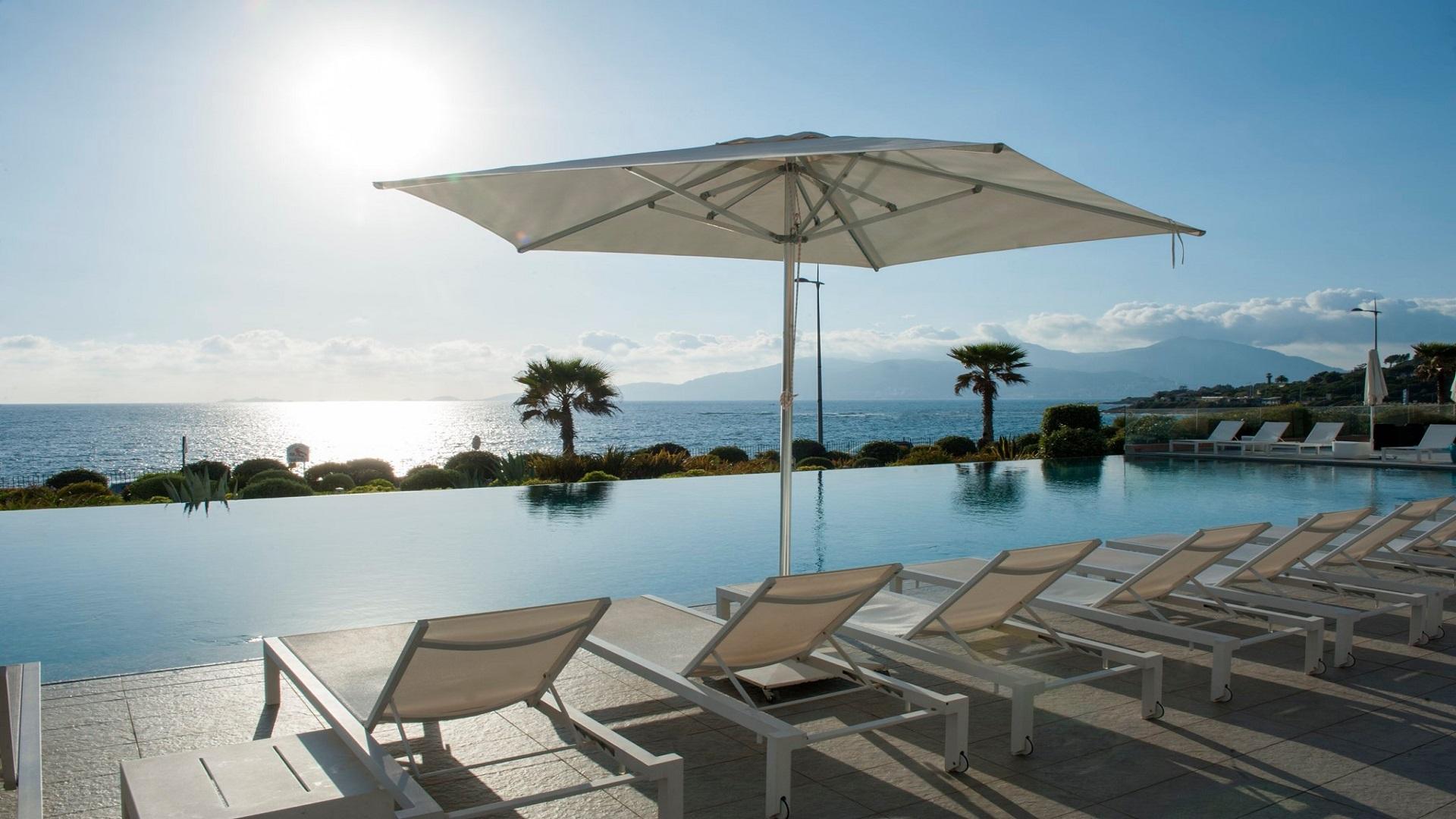 radisson-blu-resort-et-spa-ajaccio-corse-soleil-seminaires-de-caractere