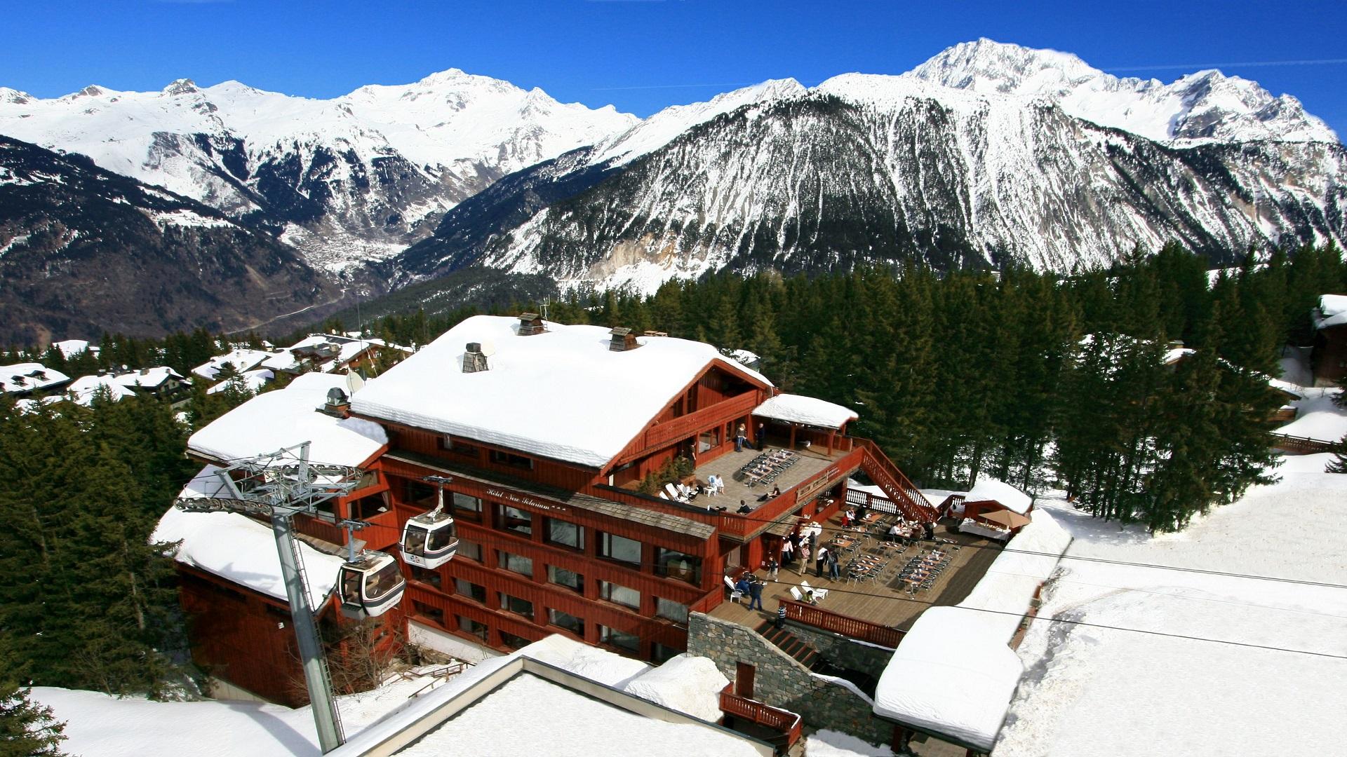 the-new-solarium-courchevel-369-degres-drone-101-seminaires-de-caractere