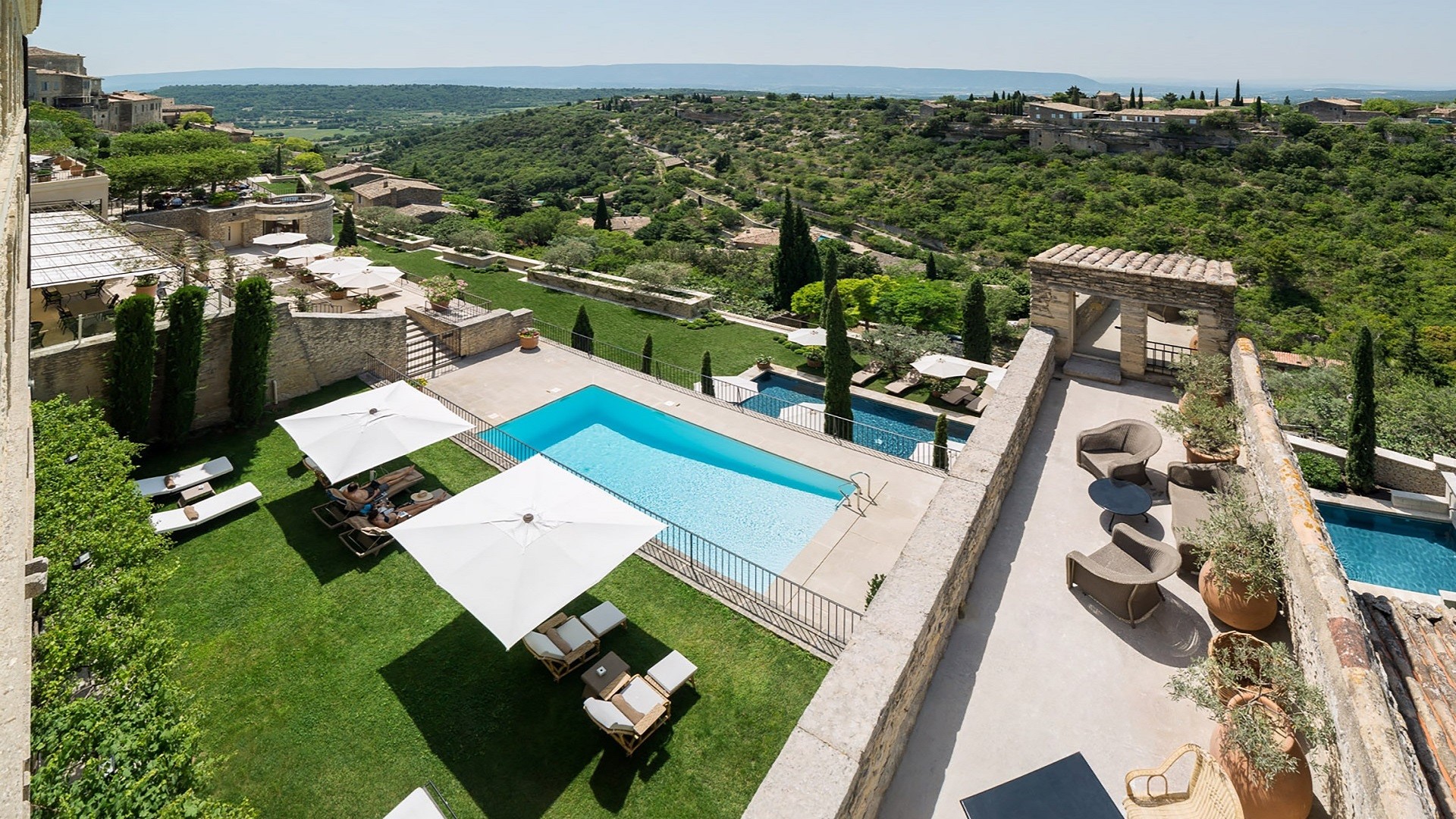 la-bastide-de-gordes-provence-luberon-vue-seminaires-de-caractere