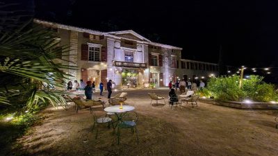 chateau-de-roussan-saint-remy-de-provence-alpilles-nuit-seminaires-de-caractere