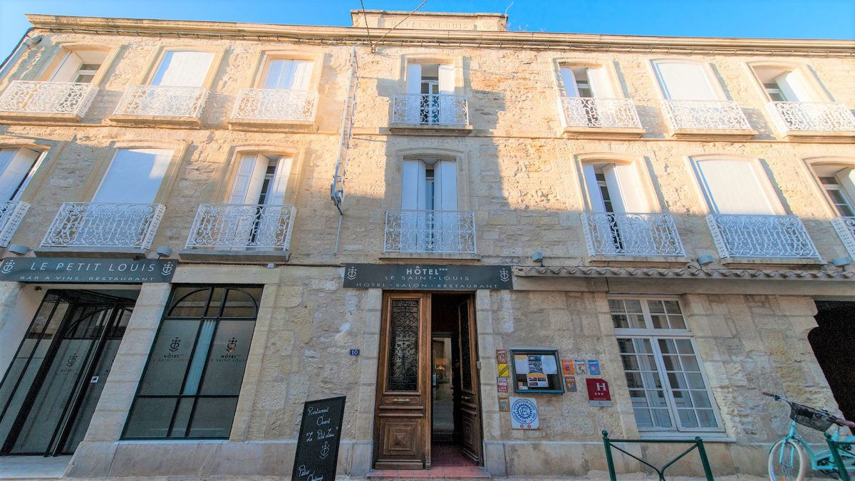 le-saint-louis-aigues-mortes-incentive-gard-occitanie-camargue-facade