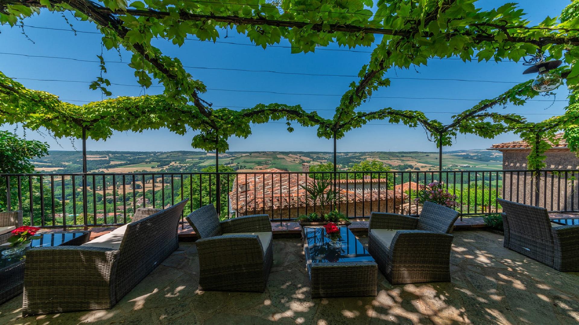 hostellerie-du-vieux-cordes-cordes-sur-ciel-occitanie-tarn-panoramique